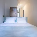 Hotspot Location, Wifi, Bed En Koffie Harmony