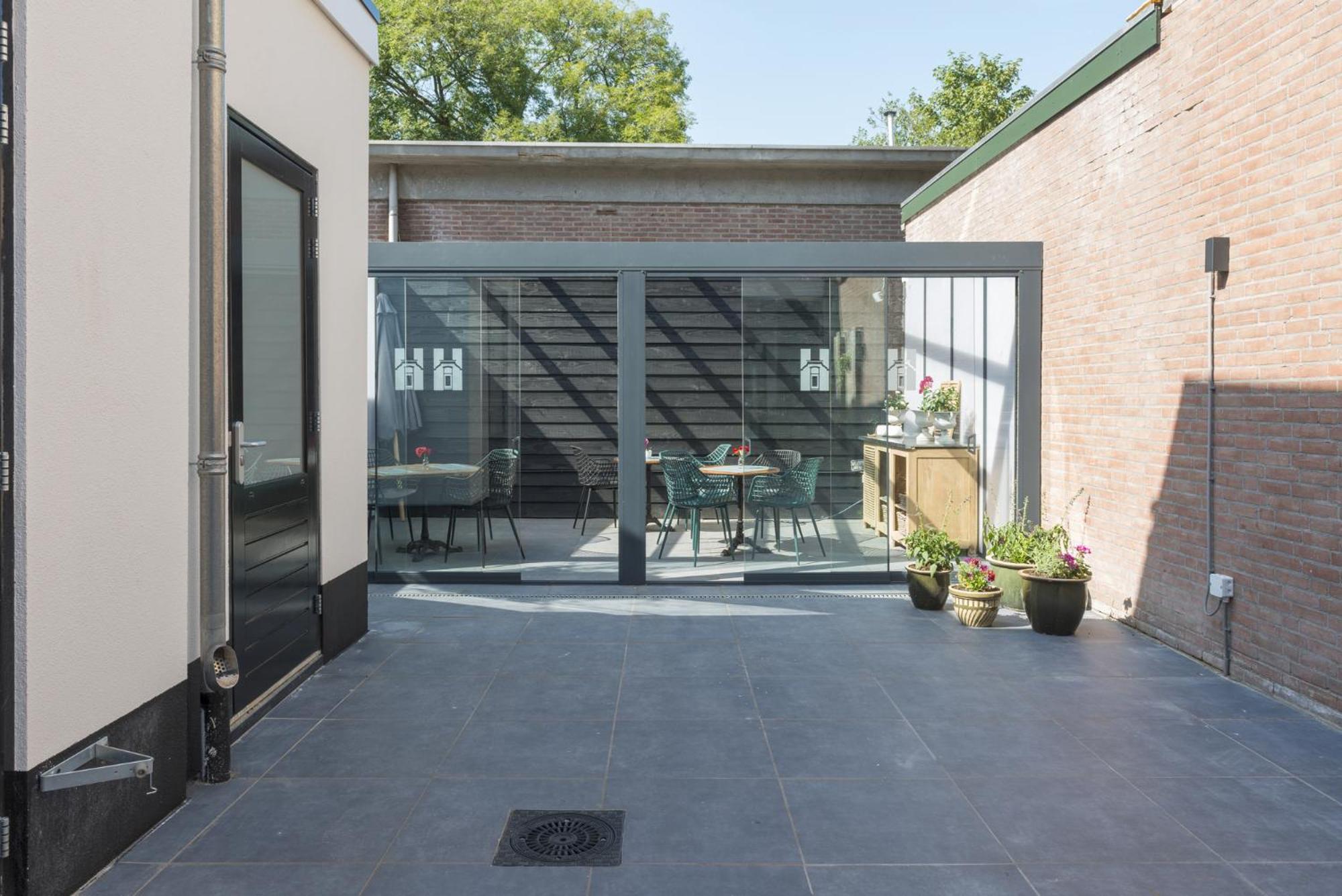 Hotspot Location, Wifi, Bed En Koffie Harmony * Tilbourg